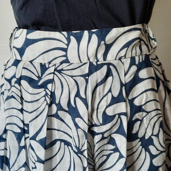 TSE Pleated Skirt - Picture 2 of 2